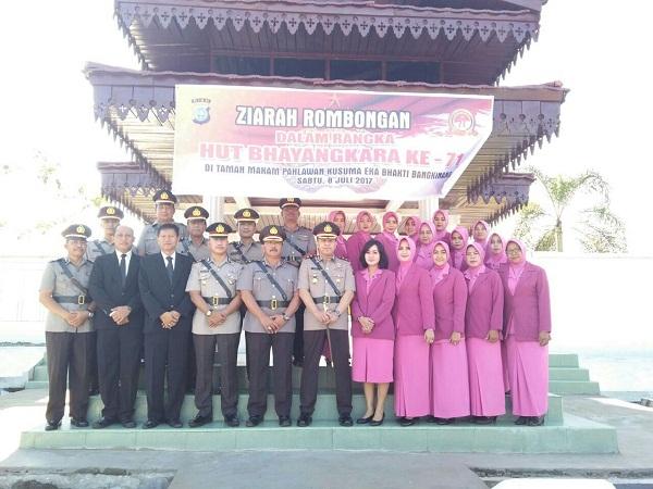 HUT Polri ke 71, Polres Kampar Gelar Upacara Ziarah di TMP